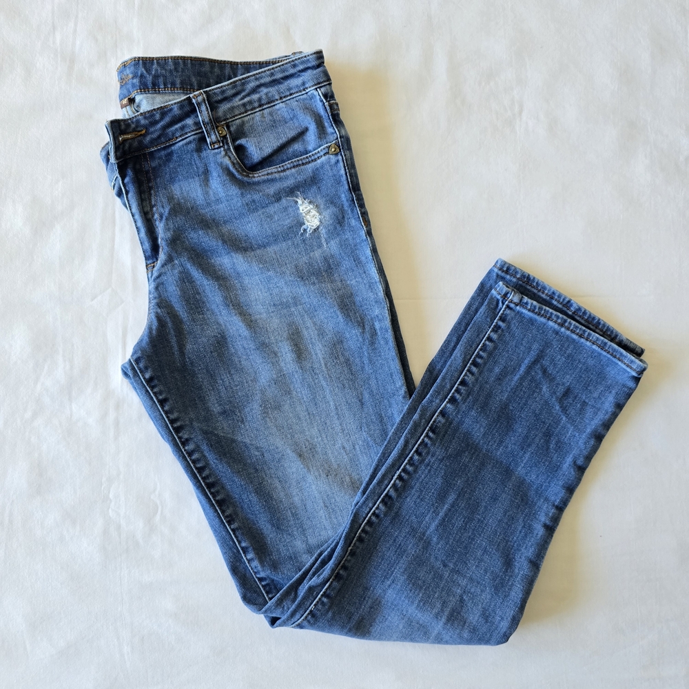 Kut from the Kloth Distressed Boyfriend Jeans (29-inch Inseam)